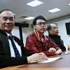 左一為 新光鋼鐵董事長 粟明德先生